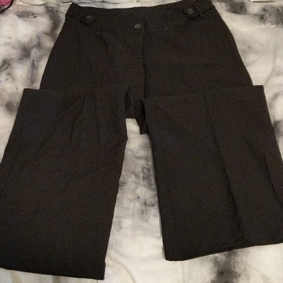 Black straight legged pants - Picture 3 of 3